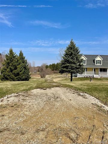 3914 Golf Vista Drive, Lapeer, MI 48446