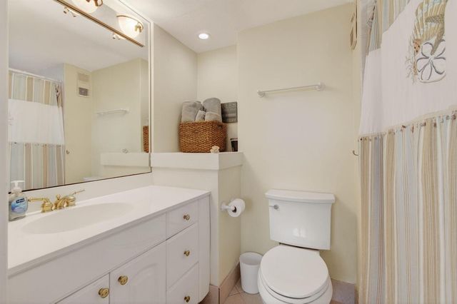 4505 S Ocean Boulevard 905, Highland Beach, FL 33487