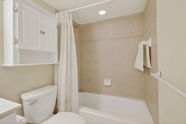 4505 S Ocean Boulevard 905, Highland Beach, FL 33487
