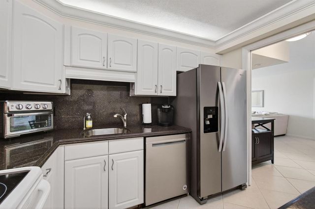 4505 S Ocean Boulevard 905, Highland Beach, FL 33487