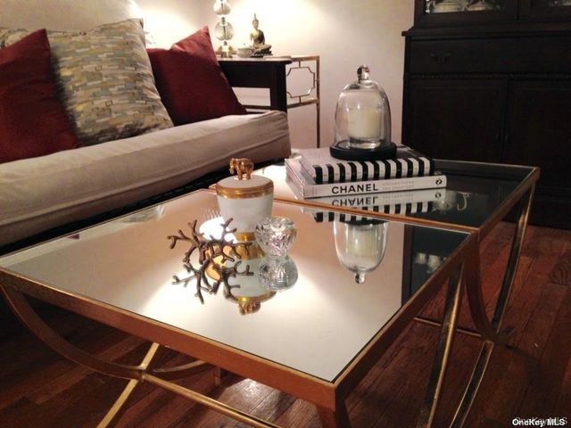 2 Town House Place 1J, Great Neck Plaza, NY 11021