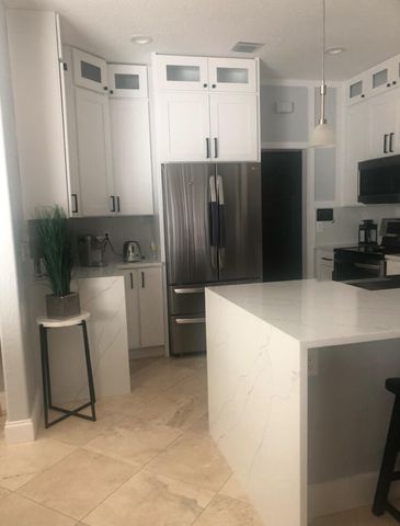 5428 Pointe Villa Drive E, Lighthouse Point, FL 33064