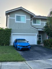 5428 Pointe Villa Drive E, Lighthouse Point, FL 33064