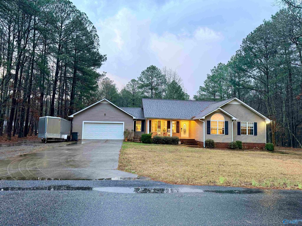 145 Oak Hill Drive, Centre, AL 35960