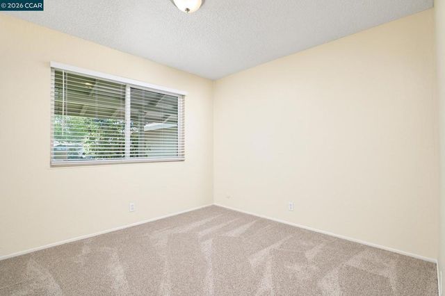 172 Arrowhead Dr, Vacaville, CA 95687