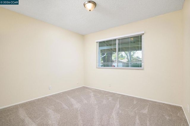 172 Arrowhead Dr, Vacaville, CA 95687