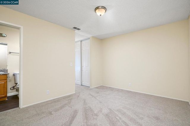 172 Arrowhead Dr, Vacaville, CA 95687