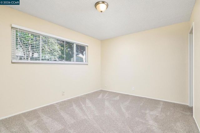 172 Arrowhead Dr, Vacaville, CA 95687