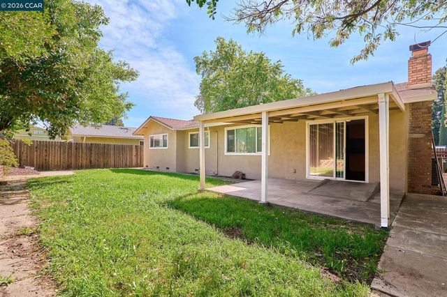 172 Arrowhead Dr, Vacaville, CA 95687