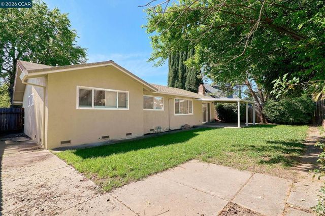 172 Arrowhead Dr, Vacaville, CA 95687