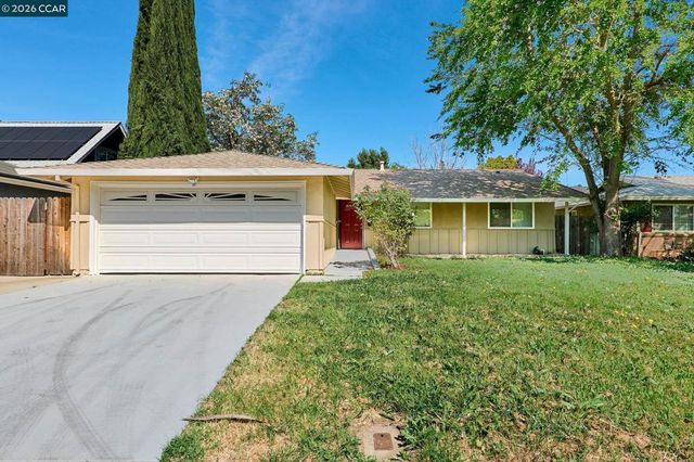 172 Arrowhead Dr, Vacaville, CA 95687