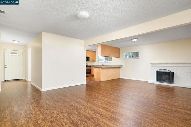 172 Arrowhead Dr, Vacaville, CA 95687