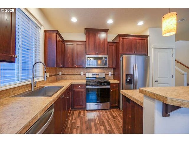 4013 N PIONEER CANYON Dr, Ridgefield, WA 98642