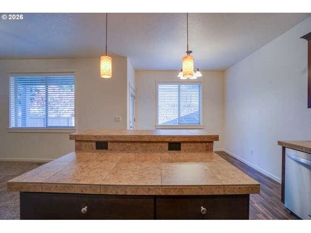 4013 N PIONEER CANYON Dr, Ridgefield, WA 98642