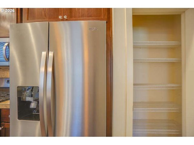 4013 N PIONEER CANYON Dr, Ridgefield, WA 98642