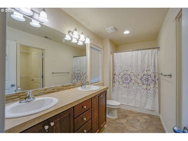 4013 N PIONEER CANYON Dr, Ridgefield, WA 98642