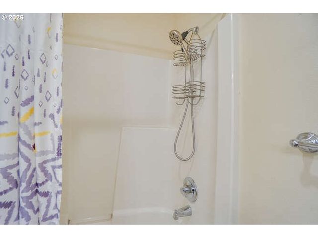 4013 N PIONEER CANYON Dr, Ridgefield, WA 98642