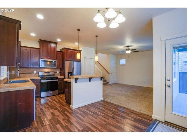 4013 N PIONEER CANYON Dr, Ridgefield, WA 98642