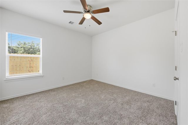 185 Oak Cluster Drive, Columbus, TX 78934