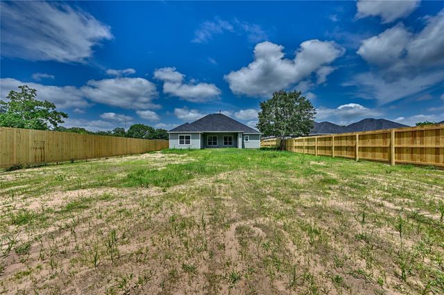 185 Oak Cluster Drive, Columbus, TX 78934