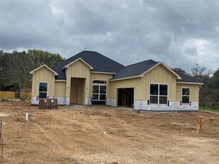 185 Oak Cluster Drive, Columbus, TX 78934