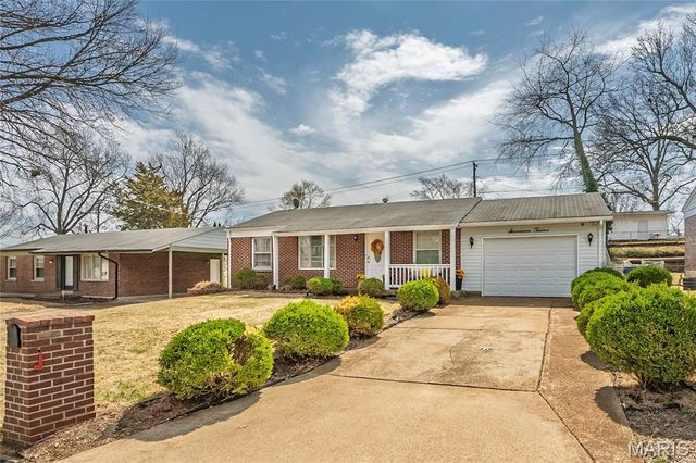 1712 Atmore Drive, St Louis, MO 63136