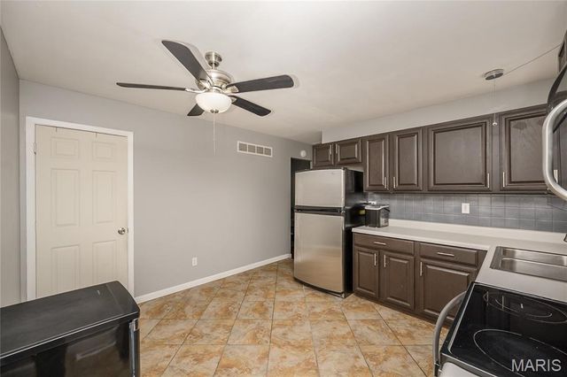 1712 Atmore Drive, St Louis, MO 63136