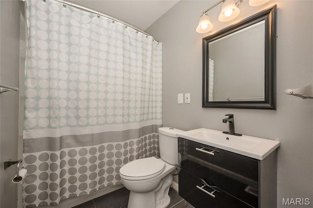 1712 Atmore Drive, St Louis, MO 63136