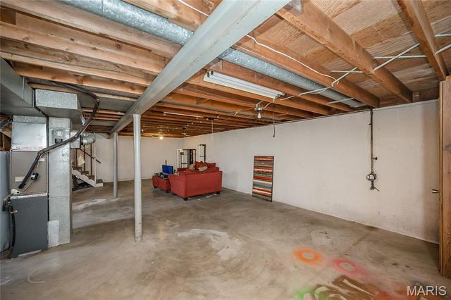 1712 Atmore Drive, St Louis, MO 63136