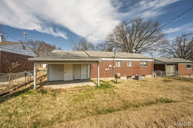 1712 Atmore Drive, St Louis, MO 63136