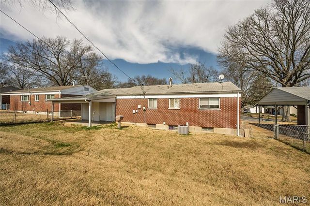 1712 Atmore Drive, St Louis, MO 63136