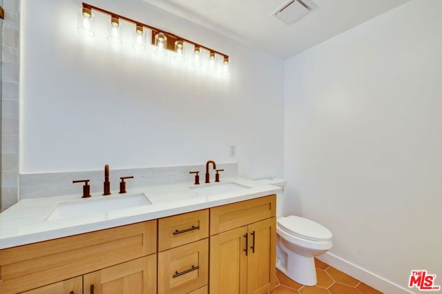 926 N Spaulding Avenue 10, West Hollywood, CA 90046