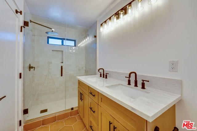 926 N Spaulding Avenue 10, West Hollywood, CA 90046