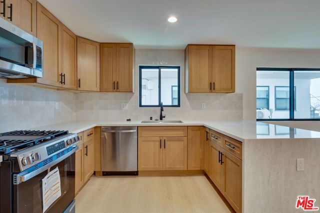 926 N Spaulding Avenue 10, West Hollywood, CA 90046