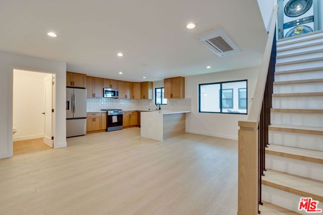926 N Spaulding Avenue 10, West Hollywood, CA 90046