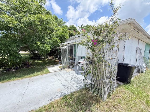 4200 FAIRFORD DRIVE, New Port Richey, FL 34652