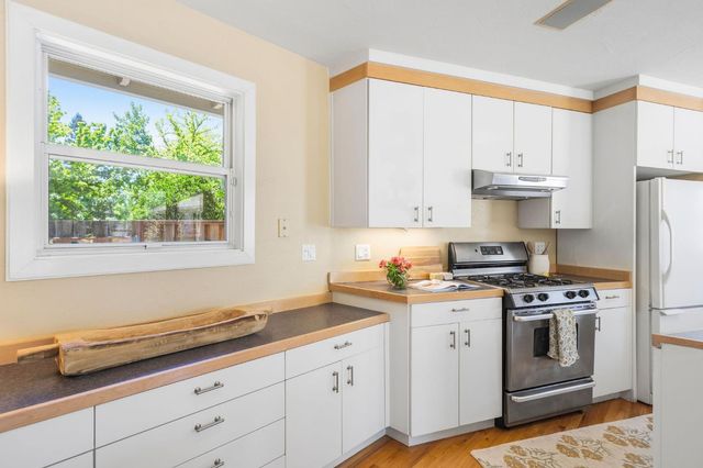 3831 San Ysidro Way, Sacramento, CA 95864
