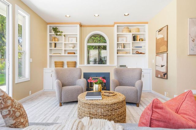 3831 San Ysidro Way, Sacramento, CA 95864