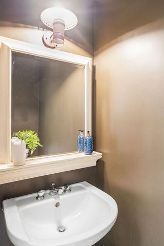 3831 San Ysidro Way, Sacramento, CA 95864