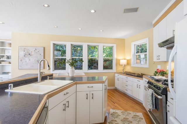 3831 San Ysidro Way, Sacramento, CA 95864