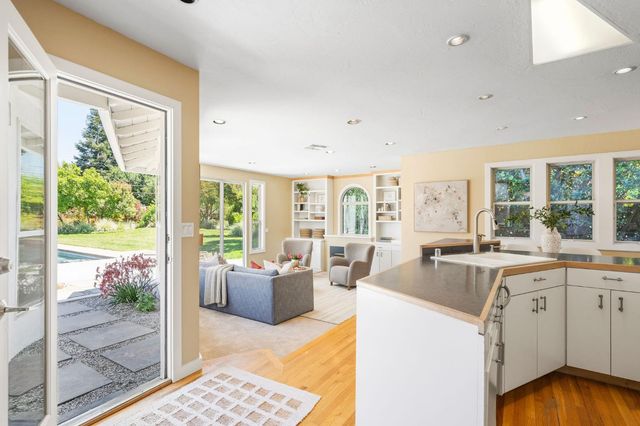 3831 San Ysidro Way, Sacramento, CA 95864
