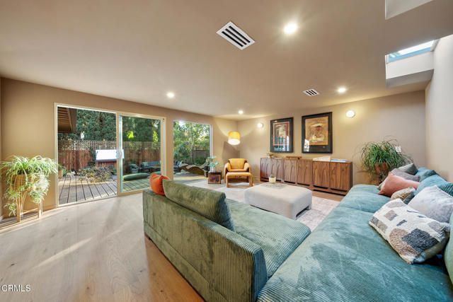 526 N Michillinda Avenue, Sierra Madre, CA 91024