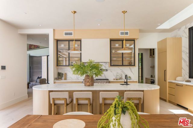 1749 Mandeville Lane, Los Angeles, CA 90049