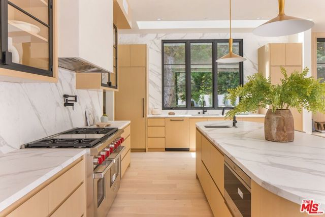 1749 Mandeville Lane, Los Angeles, CA 90049