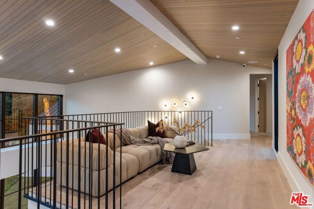 1749 Mandeville Lane, Los Angeles, CA 90049