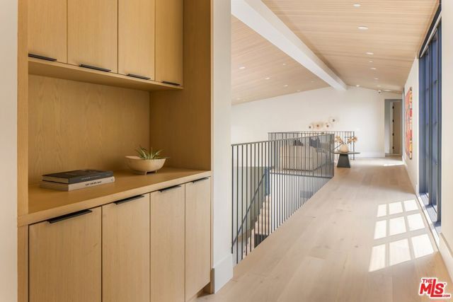 1749 Mandeville Lane, Los Angeles, CA 90049