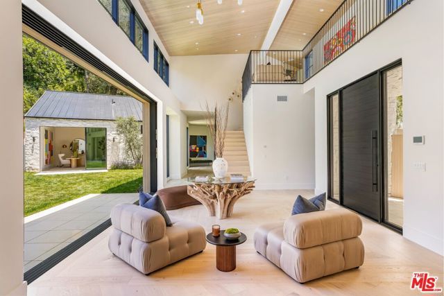 1749 Mandeville Lane, Los Angeles, CA 90049