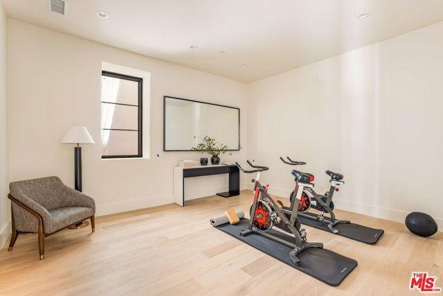 1749 Mandeville Lane, Los Angeles, CA 90049