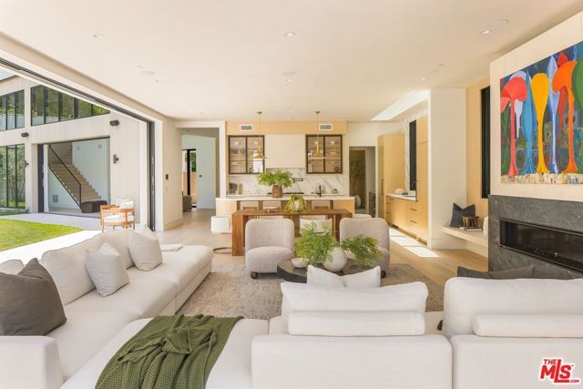 1749 Mandeville Lane, Los Angeles, CA 90049