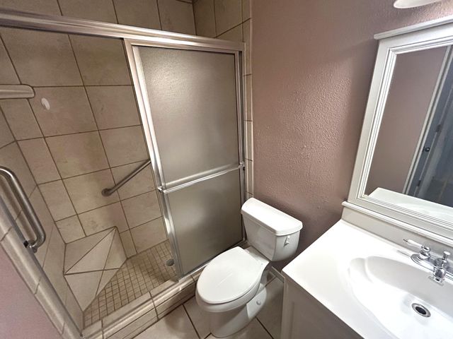 604 N Elgin Avenue, Levelland, TX 79336